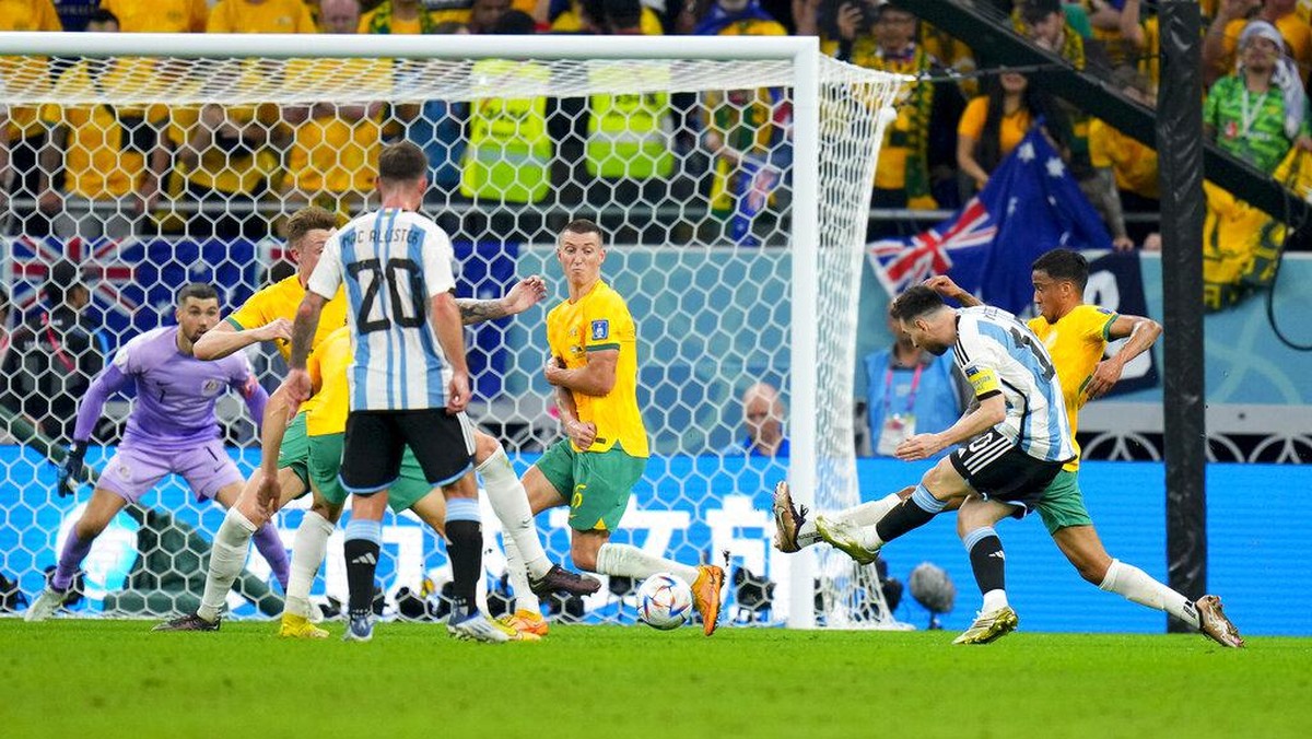 Gol Lionel Messi ke gawang Australia. (Foto: AP/Petr David Josek)