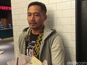 Yama Carlos Muak Ribut Terus dengan Istri Yama Carlos Muak Ribut Terus dengan Istri
