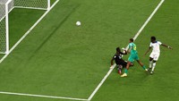 Bukayo Saka menegaskan keunggulan Inggris lewat gol pada menit ke-57.