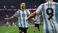 Tiket perempatfinal juga disikat Argentina, yang menundukkan Australia. Empat tim yang ke delapan besar ini merupakan tim raksasa semua. (Visionhaus/Getty Images)    