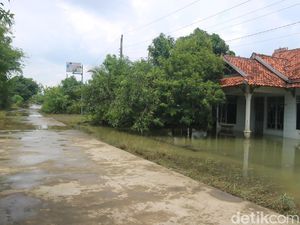 Kondisi Terkini Banjir Pati, Akses Desa Mintobasuki Sudah Bisa Dilewati Kondisi Terkini Banjir Pati, Akses Desa Mintobasuki Sudah Bisa Dilewati