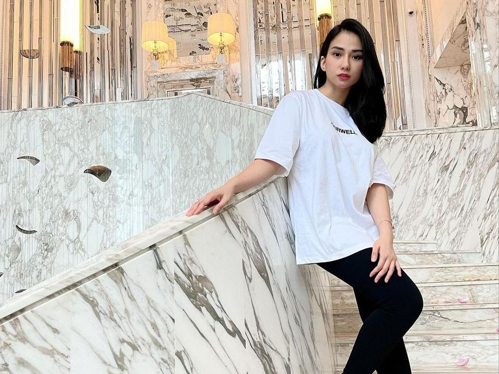 Bella Luna Trauma Berat Jalin Hubungan dengan Pria! Bella Luna Trauma Berat Jalin Hubungan dengan Pria!