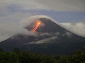 6 Gunung Berapi di Indonesia Berstatus Siaga, Ini Daftarnya! 6 Gunung Berapi di Indonesia Berstatus Siaga, Ini Daftarnya!