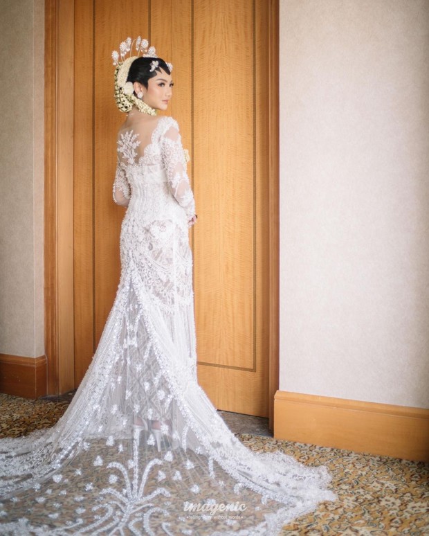 Glenca Chysara kebaya akad nikah