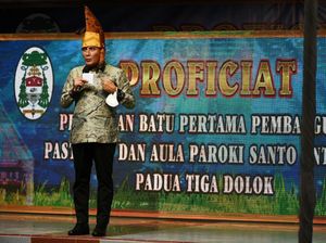 Gubsu Janji Bantu Pembangunan Aula Gereja di Simalungun Rp 500 Juta Gubsu Janji Bantu Pembangunan Aula Gereja di Simalungun Rp 500 Juta