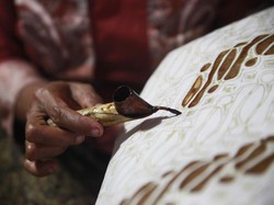 Ini Alat untuk Mewarnai Kain Batik dan Cara Menggunakannya