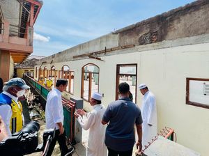 Jokowi Tinjau Sekolah hingga Ponpes Terdampak Gempa di Cianjur