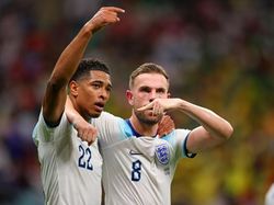 Bromance Jude Bellingham dan Jordan Henderson