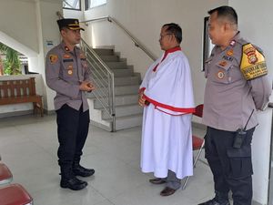 Polsek Jagakarsa Buka Hotline Titip Rumah Jelang Libur Natal-Tahun Baru Polsek Jagakarsa Buka Hotline Titip Rumah Jelang Libur Natal-Tahun Baru