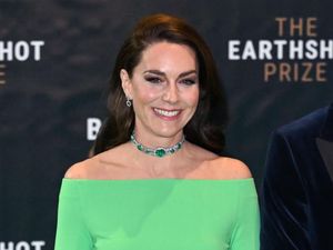 7 Gaya Kate Middleton Pakai Gaun Sewaan, Tetap Pancarkan Aura Glamor 7 Gaya Kate Middleton Pakai Gaun Sewaan, Tetap Pancarkan Aura Glamor
