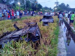 Tragedi Satu Keluarga Tewas Saat Mobil Tertabrak Kereta Api Barang