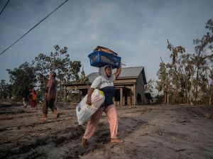 Suara Minta Tolong Warga Semeru, Butuh Bantuan Kita!