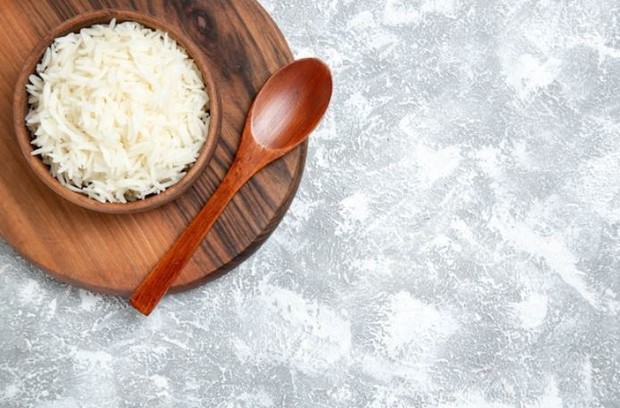 Kurangi karbohidrat/ foto: Freepik/ KamranAydinov Nasi