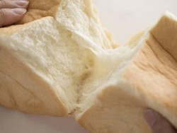 5 Hal yang Bakal Terjadi pada Tubuh Jika Makan Roti Tiap Hari