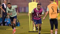 Brasil di atas kertas jadi unggulan untuk laga nanti. Brasil cukup perkasa di fase grup dengan dua kali menang dan sekali kalah.  