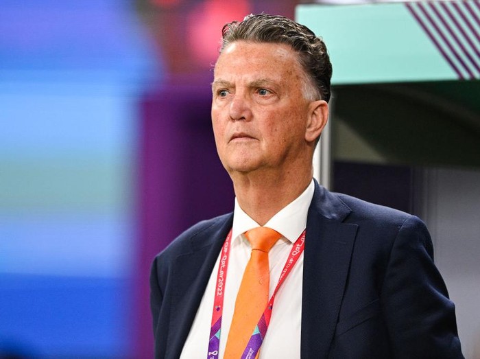 DOHA, QATAR - DECEMBER 3: Coach Louis van Gaal of the Netherlands prior to the Round of 16 - FIFA World Cup Qatar 2022 match between Netherlands and USA at the Khalifa International Stadium on December 3, 2022 in Doha, Qatar (Photo by Pablo Morano/BSR Agency/Getty Images)