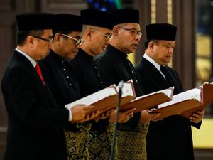 Berapa Gaji Para Menteri Malaysia yang Dipotong 20%?