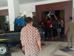 Demo di Kantor Gubernur Sulsel Ricuh, Suporter PSM Ngaku Cuma Mau Main Bola