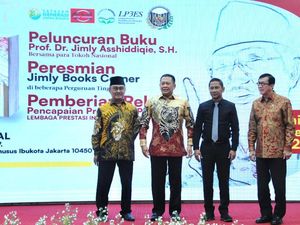 Rilis 2 Buku-Resmikan Book Corner, Jimly Asshiddiqie Dipuji Bamsoet