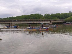 Jembatan Terlalu Rendah, Nelayan Air Kuning Kesulitan Melaut