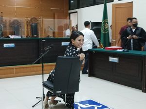 Penangguhan Penahanannya Ditolak, Nikita Mirzani: Kalau Diterima Aneh Penangguhan Penahanannya Ditolak, Nikita Mirzani: Kalau Diterima Aneh