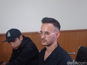 Kekasih Bule Hadiri Sidang Nikita Mirzani, Mau Surprise dan Lepas Rindu