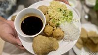 Bisa Makan Pempek Sepuasnya di Sini, Ada Adaan hingga Kapal Selam