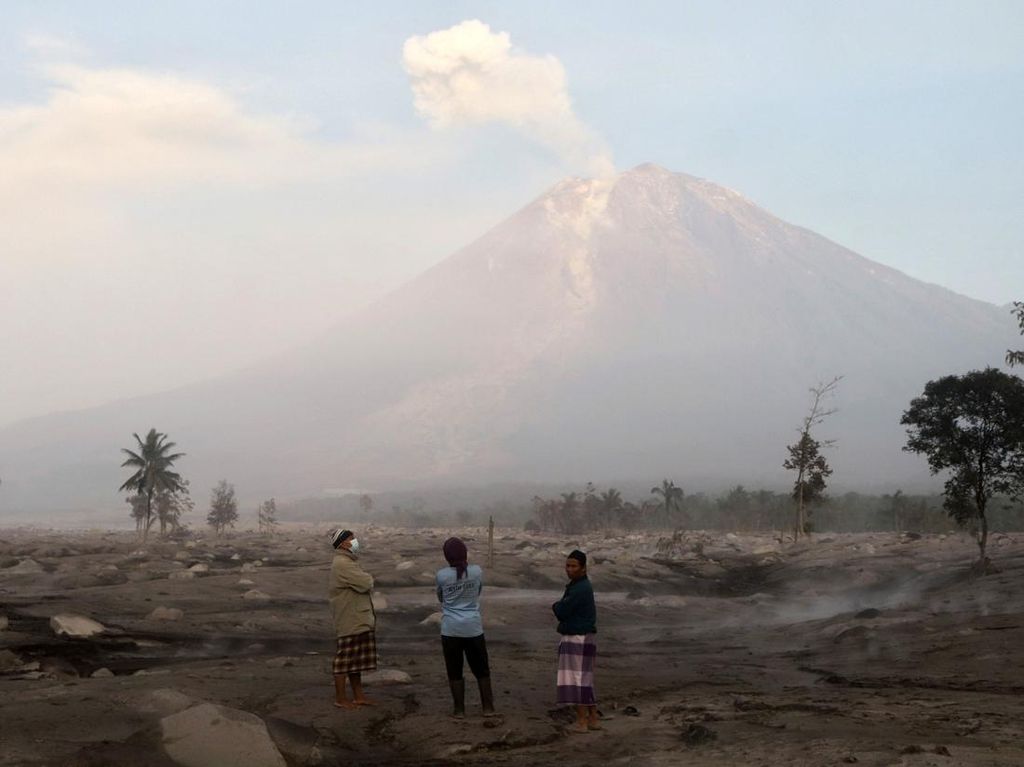 Kondisi Terkini Jaringan Telekomunikasi Pasca Erupsi Semeru Kondisi Terkini Jaringan Telekomunikasi Pasca Erupsi Semeru