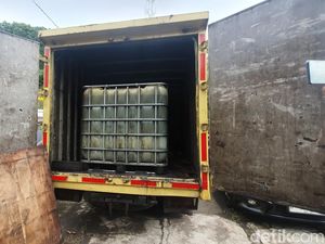 Penampakan Mobil yang Wira-wiri Sedot BBM Bersubsidi di Sukabumi