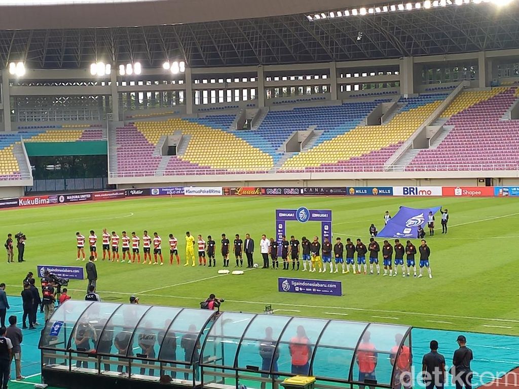 Liga 1 is Back! Potret Madura United Vs PSIS di Stadion Manahan Solo