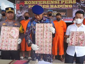 6 Orang Sindikat Pengedar Upal Dibekuk, Beraksi di Warung Kelontong Badung 6 Orang Sindikat Pengedar Upal Dibekuk, Beraksi di Warung Kelontong Badung