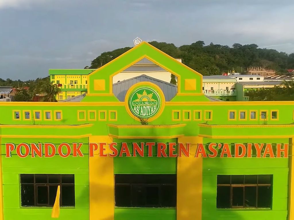 Profil Pondok Pesantren Asadiyah, Ponpes Tertua-Terbesar di Indonesia Timur Profil Pondok Pesantren Asadiyah, Ponpes Tertua-Terbesar di Indonesia Timur