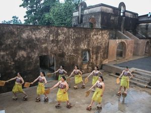 Saat Tarian Mahasyahdu Titi Laku Dipentaskan di Situs Warungboto