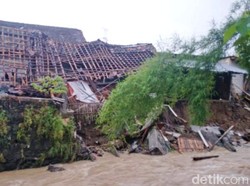 Talut Sungai Longsor di Perbatasan Klaten-Gunungkidul, 3 Rumah Terancam