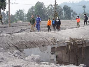 Semeru Masih Erupsi, BPBD Jatim Minta Semua Warga Jauhi Zona Merah