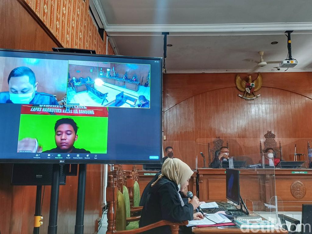 Jaksa Tolak Pembelaan Doni Salmanan! Jaksa Tolak Pembelaan Doni Salmanan!