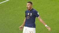 Pemain Paris Saint-Germain itu mencetak gol keduanya di injury time untuk memantapkan kemenangan Prancis. AP/Luca Bruno