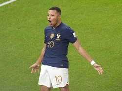 Pemain Paris Saint-Germain itu mencetak gol keduanya di injury time untuk memantapkan kemenangan Prancis. AP/Luca Bruno