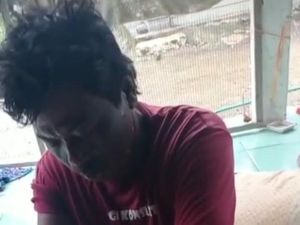 Semburan Gas-Api di Sumur Bor Sampang Bakar Rumah dan Lukai Seorang Warga Semburan Gas-Api di Sumur Bor Sampang Bakar Rumah dan Lukai Seorang Warga