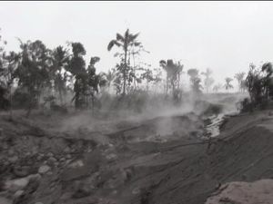 Pengungsi Semeru Mulai Alami Sesak Napas Pengungsi Semeru Mulai Alami Sesak Napas