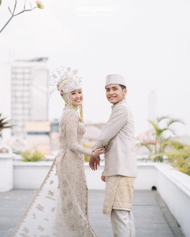 istri Bintang Emon, Alca Octavia kebaya pengantin 2022