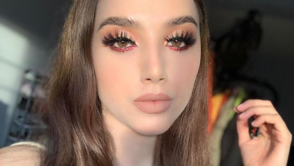 7 Potret Kontestan Ratu Kecantikan yang Kesetrum di Atas Panggung