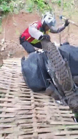 Jabar Hari Ini: Kala Pengangkut Bantuan Korban Gempa Cianjur Kecelakaan