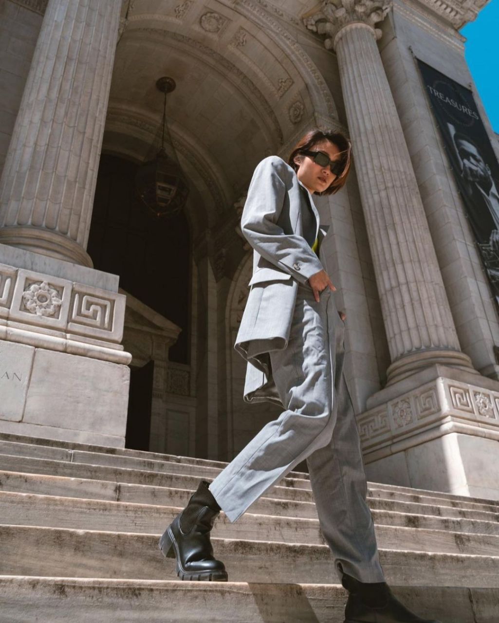 Ayu Gani Elegan dengan Balutan Blazer (https://instagram.com/ganegani?igshid=YmMyMTA2M2Y)