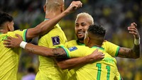 Gol-gol Brasil dibagi rata oleh Vinicius Jr, Neymar, Richarlison, dan Lucas Paqueta yang seluruhnya dicetak di babak pertama. Korsel cuma membalas sekali oleh Paik Seung-ho (Getty Images)