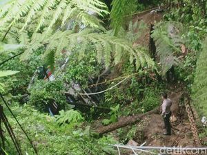 Sederet Fakta Baru Kecelakaan Bus Masuk Jurang Magetan Hasil Temuan Polisi Sederet Fakta Baru Kecelakaan Bus Masuk Jurang Magetan Hasil Temuan Polisi