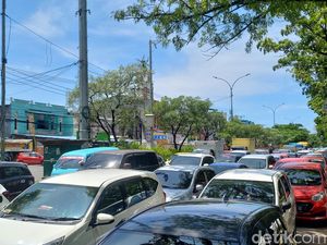 Pemprov Sulsel Tetapkan Tarif Baru Taksi Online: Rp 5.444-Rp 7.485 Per Km Pemprov Sulsel Tetapkan Tarif Baru Taksi Online: Rp 5.444-Rp 7.485 Per Km