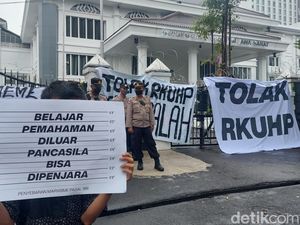 Cara Warga Curahkan Kekecewaan Pengesahan RKUHP di Bandung