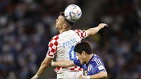 Upaya Kroasia menemui hasil pada menit ke-55 saat Perisic melompat untuk menanduk bola crossing Dejan Lovren dan mengarah ke pojok kiri gawang, tanpa bisa dijangkai Shuichi Gonda. Skor 1-1.