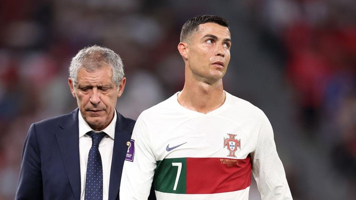 AL RAYYAN, QATAR - DECEMBER 02: Cristiano Ronaldo of Portugal reacts as they are substituted during the FIFA World Cup Qatar 2022 Group H match between Korea Republic and Portugal at Education City Stadium on December 02, 2022 in Al Rayyan, Qatar. (Photo by Hector Vivas - FIFA/FIFA via Getty Images)